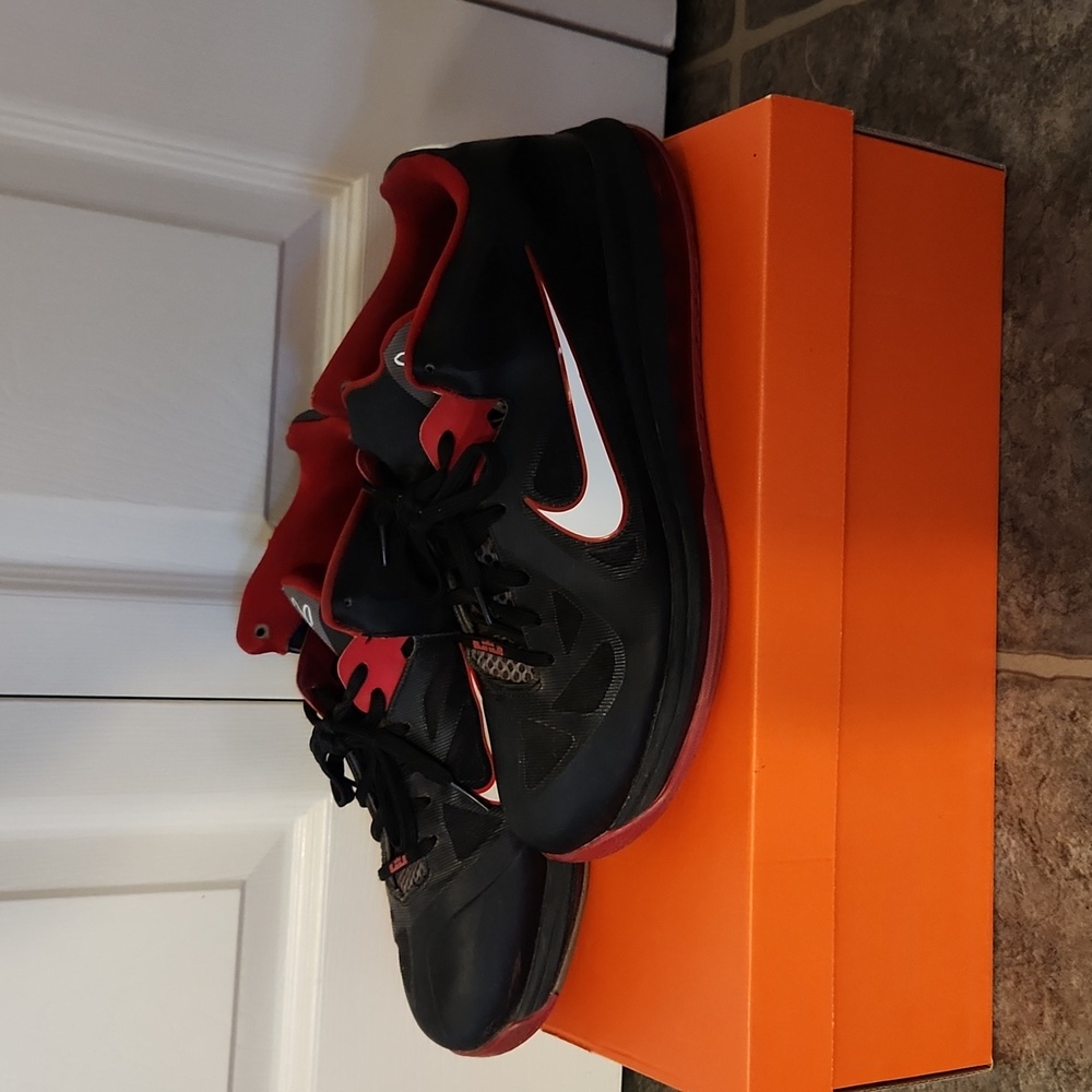 Nike Men's Size 12 Lebron James LBJ Miami Sneakers